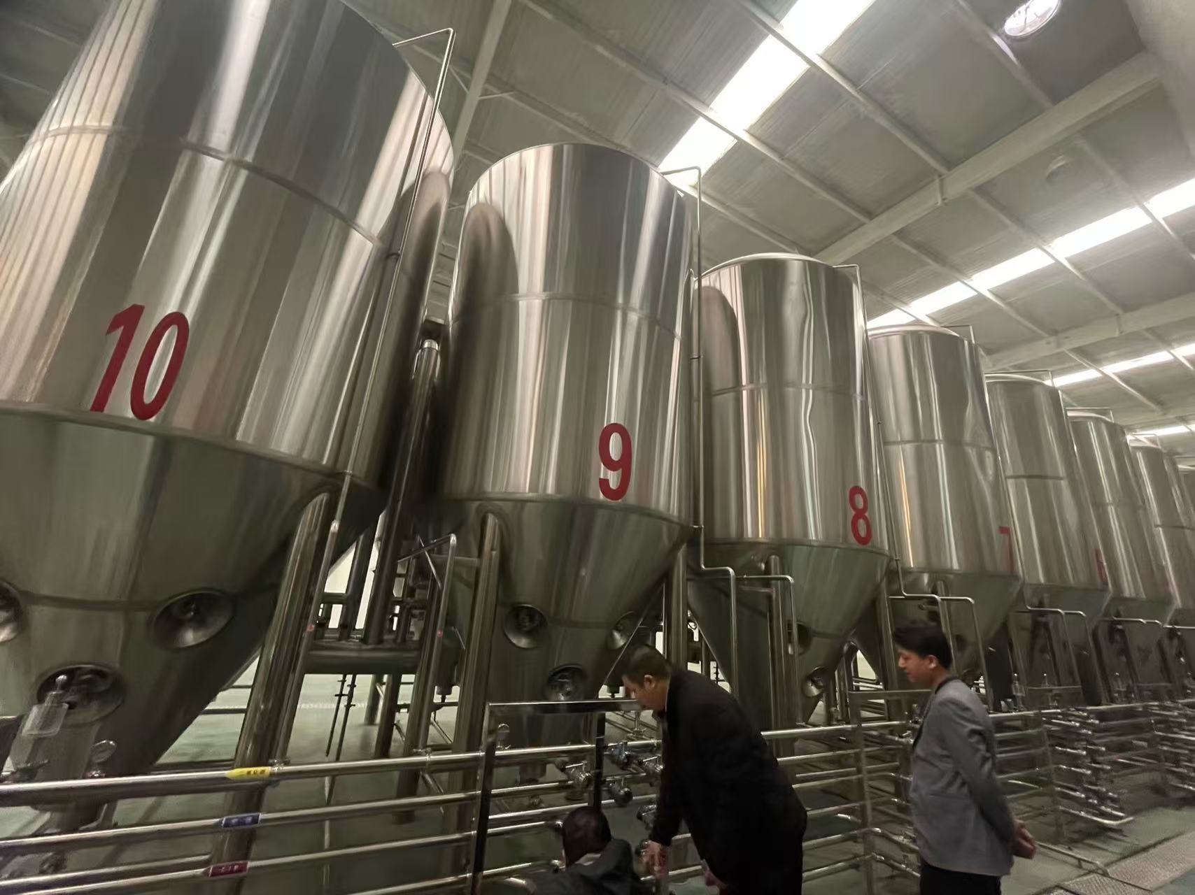 玉屏精酿啤酒设备厂—平面布置、设备设计、制造、调试、培训等一条龙服务